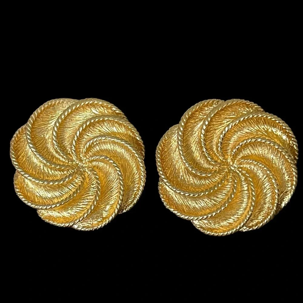 Vintage Rare NAPIER Gold Tone Swirl Button Disc Clip On Screw Back Earrings